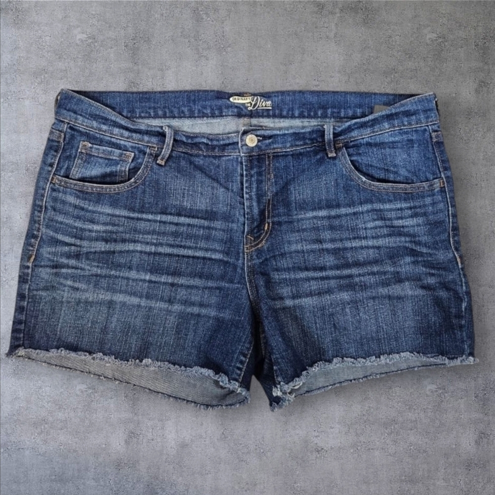Old Navy The Diva Dark Wash Denim Raw Hem Jean Shorts Size 16 Women's Plus W3